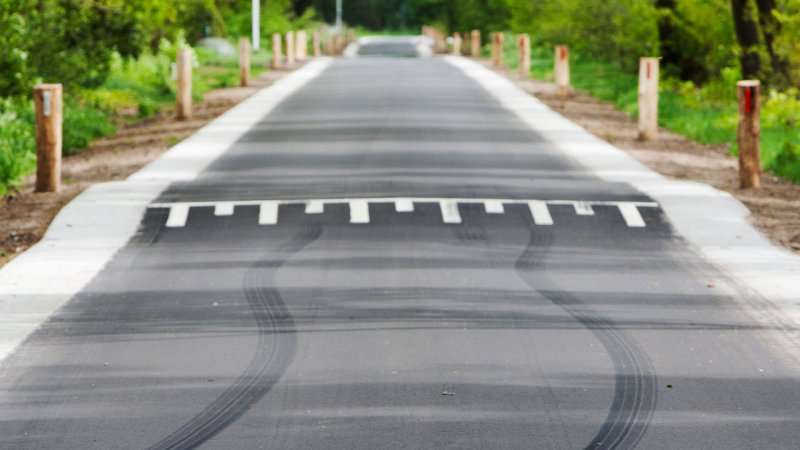 Speed Bumps Help Kill 25,000 People a Year in England, Health Group Claims