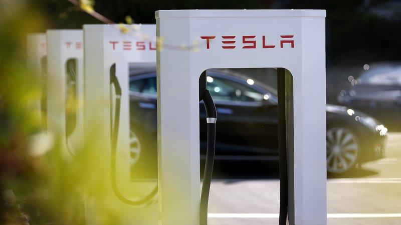 Buy a Tesla Before January 1, 2017 If You Want Free Supercharger Access