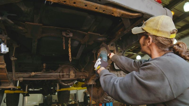 <em>The Build</em>: How Many Idiots Does It Take to Pull a Gas Tank?