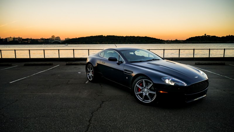 The Aston Martin V8 Vantage Was Built For Sundays