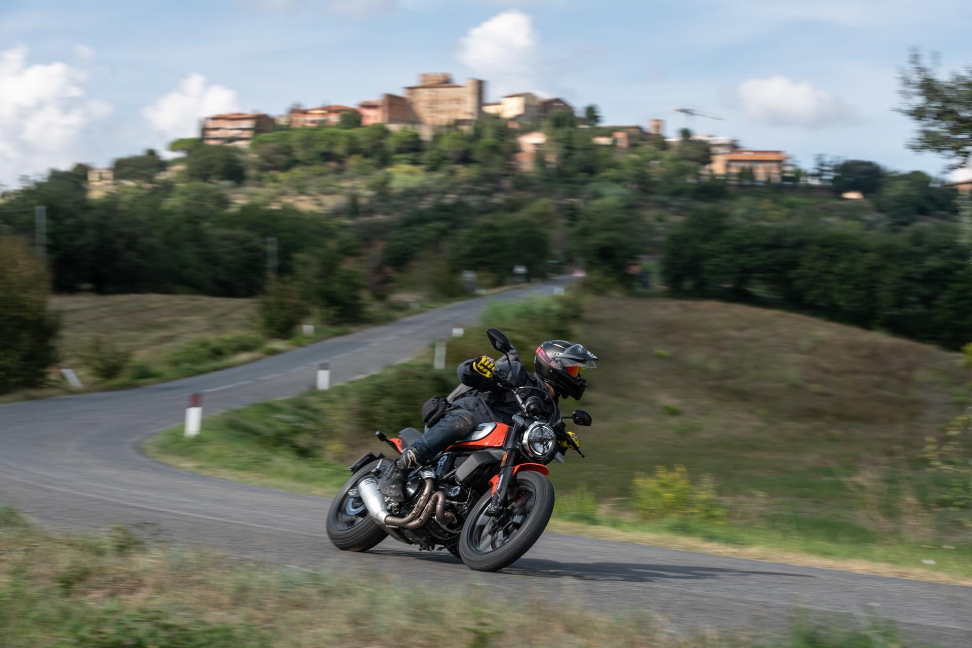 Scrambling through Tuscany